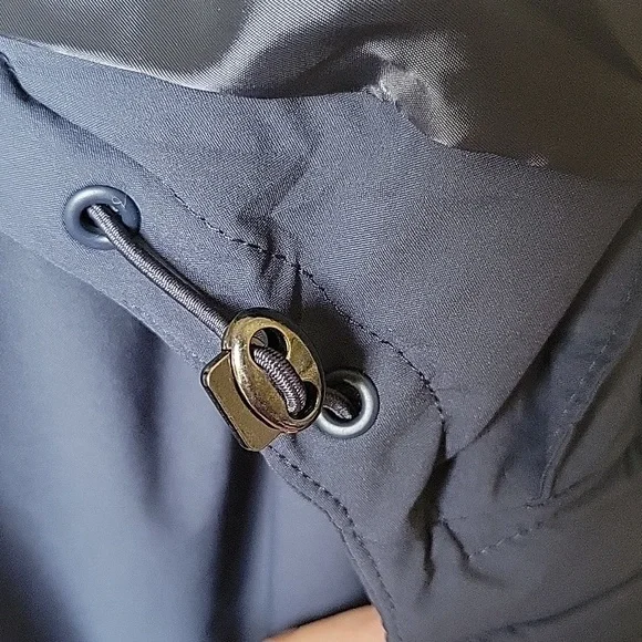 NWT Jos. A. Bank Navy Windbreaker Jacket Sleek Lightweight Design - Picture 10 of 10